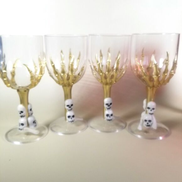 Halloween Goblet Plastic Skull Claw Glasses Halloween Party Red Gold Lot of 8 - Picture 7 of 13